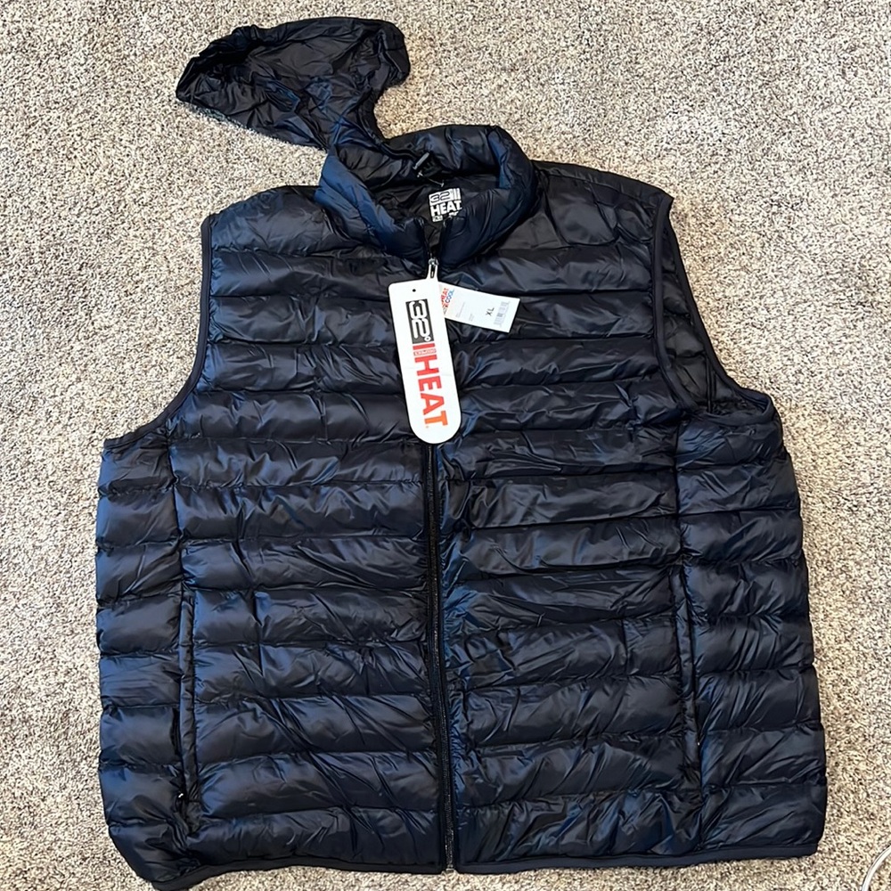 Brand new 32° vest, ultralight, recycled, and packable.